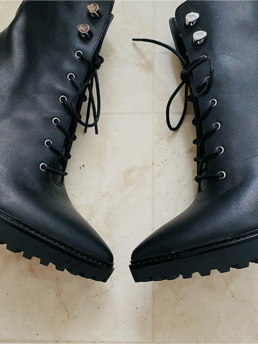 $295 NWOT Michael Kors Black Leather Kyle Lace-up Pointed Toe Edgy Ankle Boots 7